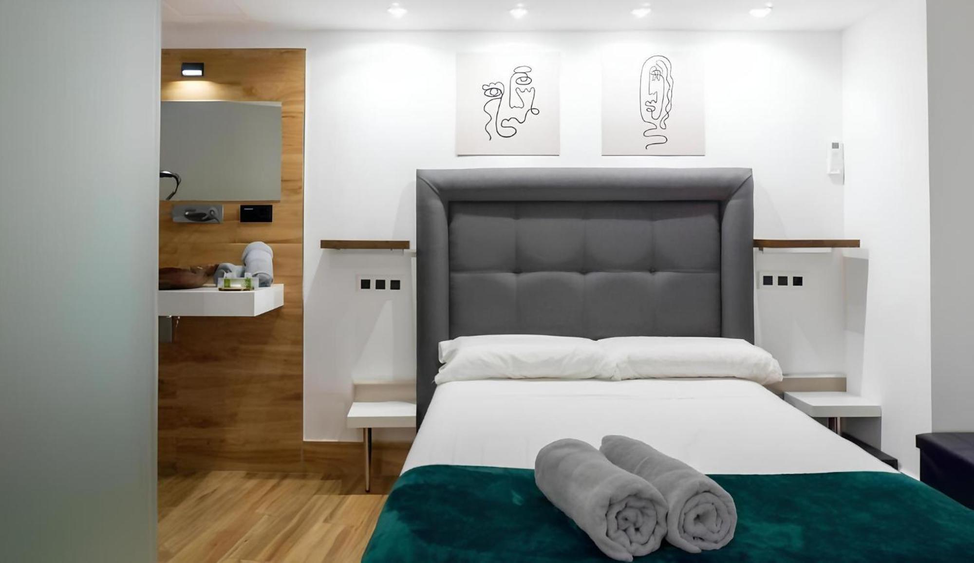 Ilustre Rooms Malaga Exterior photo