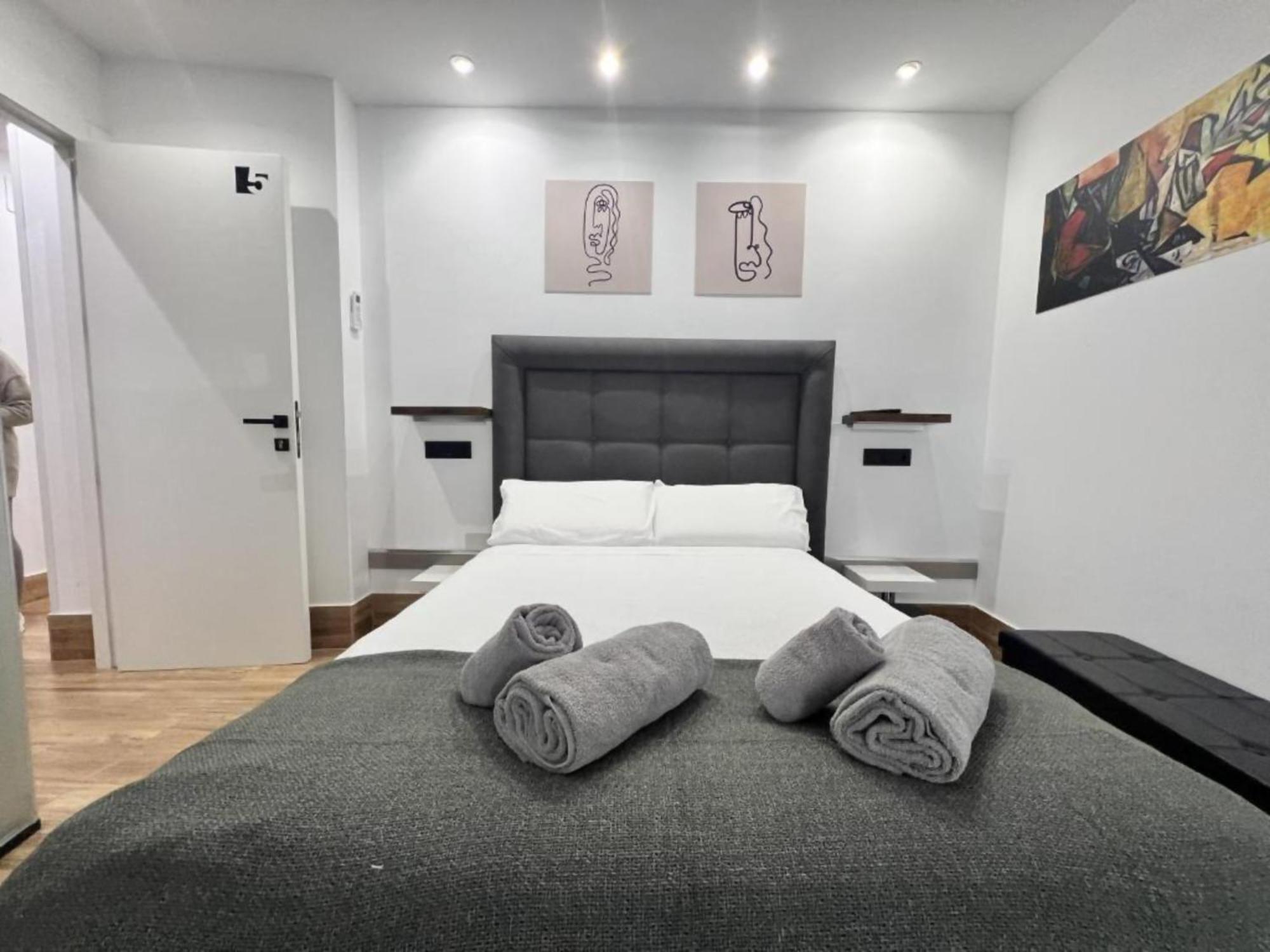 Ilustre Rooms Malaga Exterior photo